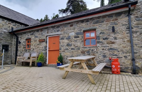Loughinisland Cabaña | The Musical Ceol Cottage 1-bedroom - Sleeps Four