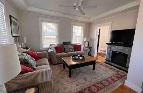 Mystic - New London Casa | The Mystic Charmer ,formerly The Charmer