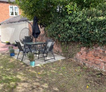 Chester Casa | The Narrow House - Victorian house bursting with character & parking