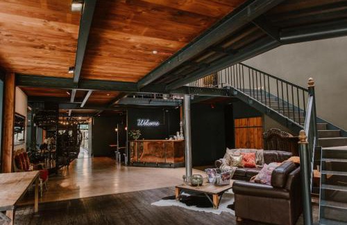 Tamahere Hotel | The Narrows Landing Hotel