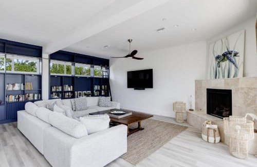 Wulfert Casa | The Narrows- Stunning Bayfront Villa on Captiva