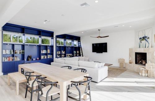 Wulfert Casa | The Narrows- Stunning Bayfront Villa on Captiva