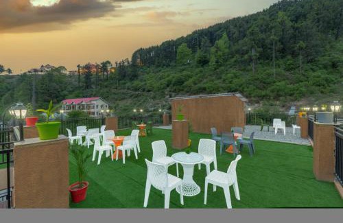 Fagu Hotel | The Nature Dreams l Private Balconies l 360" Mountain View l Room Service l Business Centre l Apple Orchid for Morning and Evening Walk l Kufri by Exotic Stays