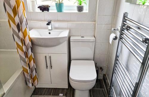 Lewisham Apartamento | The Navarone Blue Orchid Flat