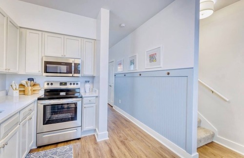 Pass Christian Cabaña | The Navy Blue Bungalow- Cozy Cottage on the MS Gulf Coast