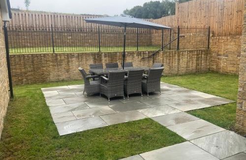 Buxton Casa | The Neal's 4 Bedroom House in Buxton Sleeps 8