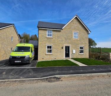 Buxton Casa | The Neal's 4 Bedroom House in Buxton Sleeps 8
