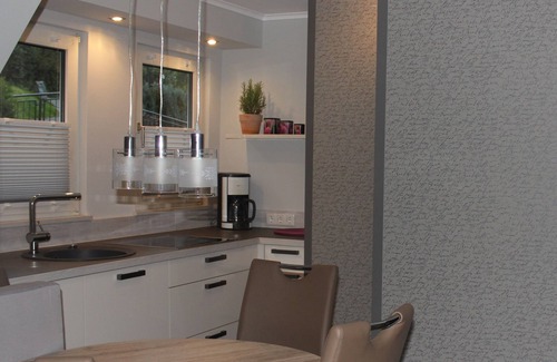 Wulmeringhausen Apartamento | El apartamento ordenado es su punto de partida central para su actividad.