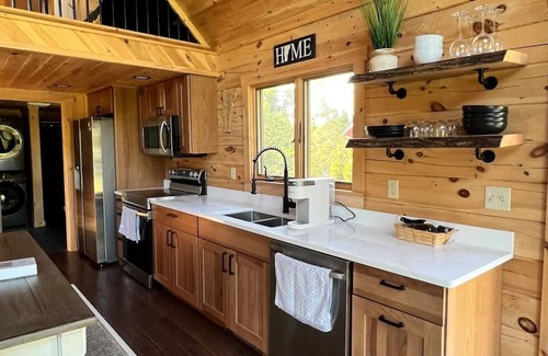 East Haven Cabina | The NEK Log Cabin