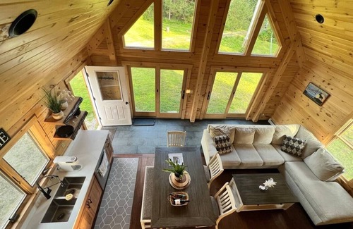 East Haven Cabina | The NEK Log Cabin