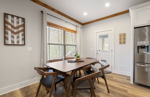Bella Vista Casa | The Nelson~Peaceful Wood setting!