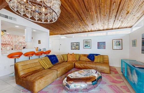 Paradise Valley Ranchos Casa | The Neon Cactus