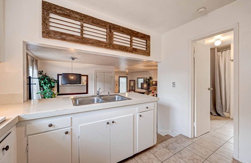 Garden Oaks Casa | Garage Apt 2br