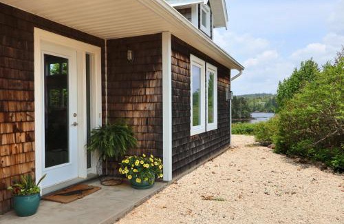Upper Blandford Casa | The Nest at Deep Cove