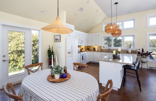 Upper Blandford Casa | The Nest at Deep Cove