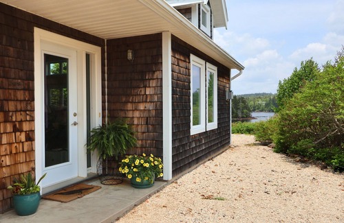 Upper Blandford Casa | The Nest at Deep Cove