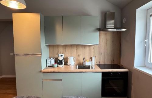 Rasnov Apartamento | The Nest Beneath The Citadel - 5 min from City Square