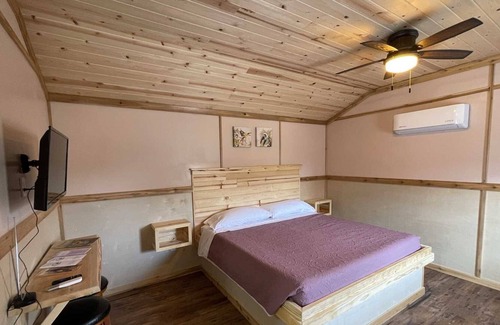 Pipe Creek Cabina | The Nest Cabin Resort - Cardinal Cabin #6