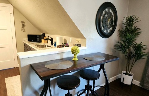 Downtown Dunedin Apartamento | The Nest in the Heart of Downtown Dunedin