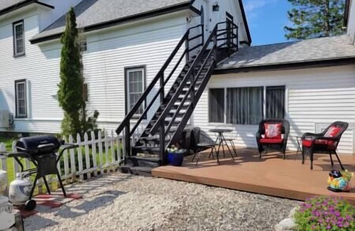 Searsport Apartamento | Retiro costero con patio privado