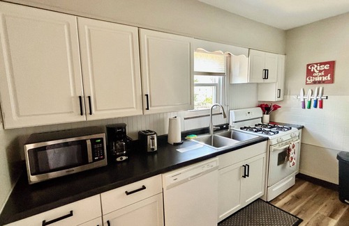 Muncie Casa | The Nest - Sleeps 6, 3 min to BSU