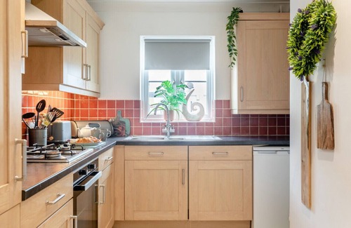 Seaton Casa | The Nesting Place - Three Bedroom House, Sleeps 6
