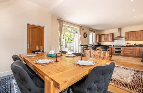 Coombe Vale Casa | The New Malden Manor