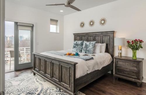 Edgehill Casa | The NEW Nashview Rooftop-Skyline View - Sleeps 12