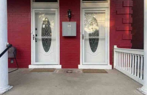 East Price Hill Casa | ¡Acogedora suite de 3 habitaciones cerca del centro de Cincinnati!