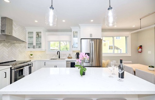 Old Town Historic District Casa | The Newark House- Best Location, Modern, Old Town