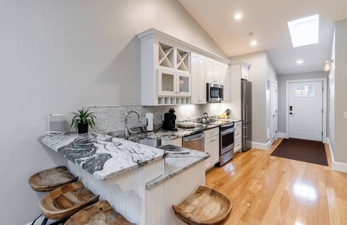 Yachting Village Casa | The Newport Lofts - 359 Thames Street