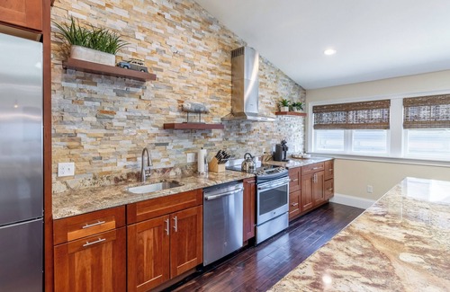 Yachting Village Casa | The Newport Lofts - 359 Thames Street