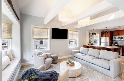 Yachting Village Casa | The Newport Lofts - 410 Thames Street