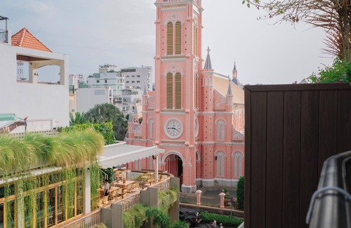 District 1 Apartamento | The Nguyens - Pink Church View