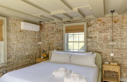 Harleston Village Cama Y Desayuno | The Nicholas Carriage King Room|Walk to King