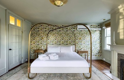 Harleston Village Cama Y Desayuno | The Nicholas Veranda King Suite|Steps to King
