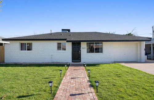 Camelback East Casa | The No Bad Days Villa - Family Retreat -Central