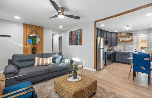 Southwest Raleigh Casa | the "NOLIAhouze", unique & modern. Perfect for great memories! 2mi to Downtown