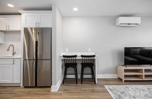 Hillsboro West End Apartamento | The Nomad 8BR Buyout 32 Guests in Hillsboro
