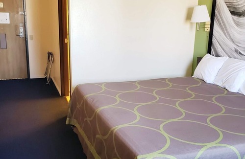 Vernal Hotel | Habitación accesible para no fumadores con una cama King