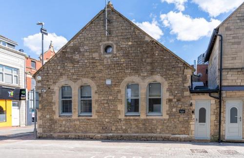 Swindon Apartamento | The Nook - 2 min from Station - Free Parking - Courtyard