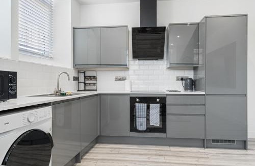 Swindon Apartamento | The Nook - 2 min from Station - Free Parking - Courtyard