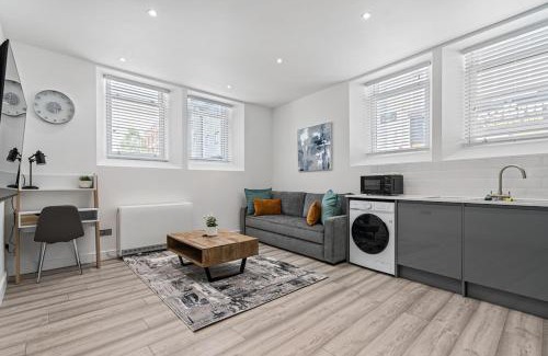 Swindon Apartamento | The Nook - 2 min from Station - Free Parking - Courtyard