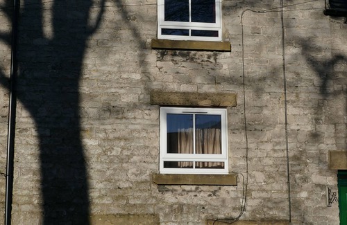 Tideswell Cabaña | THE NOOK, una acogedora cabaña de 3 dormitorios, recientemente renovada y que admite mascotas en Tideswell