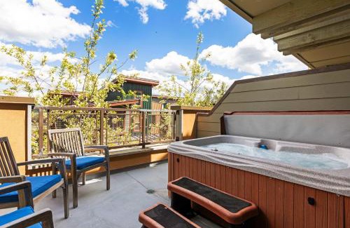 Kimball Junction Casa | The Nook at Newpark-Mountain days Hot tub nights