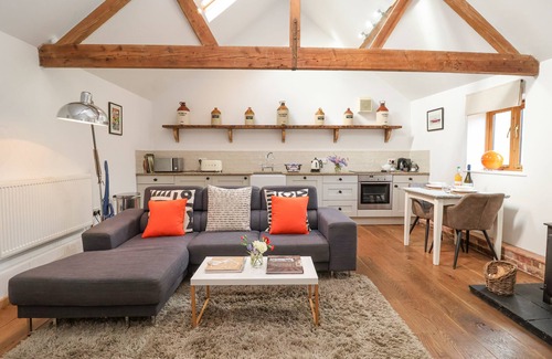 Chediston Cabaña | THE NOOK, pet friendly, character holiday cottage in Halesworth
