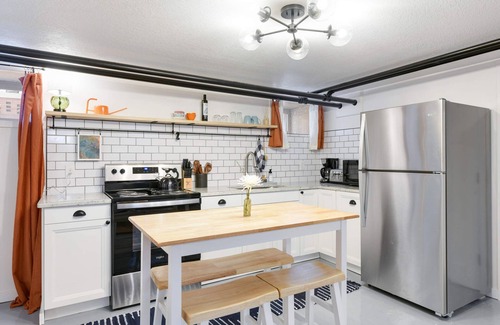 Union Park Apartamento | The Nook Studio Apartment - Centrally located in the Twin Cities!