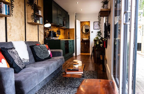 Exeter Cabina | The Nook: Tranquil Getaway with Hot Tub & Sauna