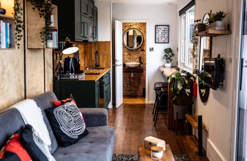 Exeter Cabina | The Nook: Tranquil Getaway with Hot Tub & Sauna