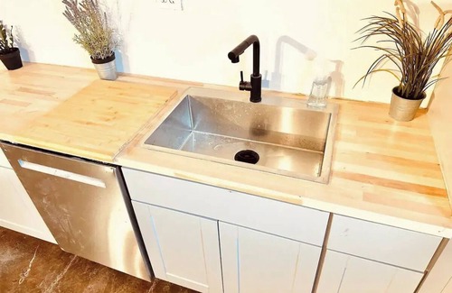Peoplestown Casa | The Nordic Haven ATL - HOT TUB - 7 bedroom - 5000 sq ft - Near Beltline